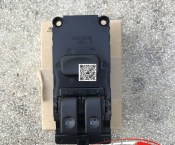 Công tắc bấm kính Hyundai HD72 HD99 110S N250 EX8 chính hãng
