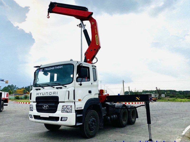 Hyundai HD1000 gắn cẩu